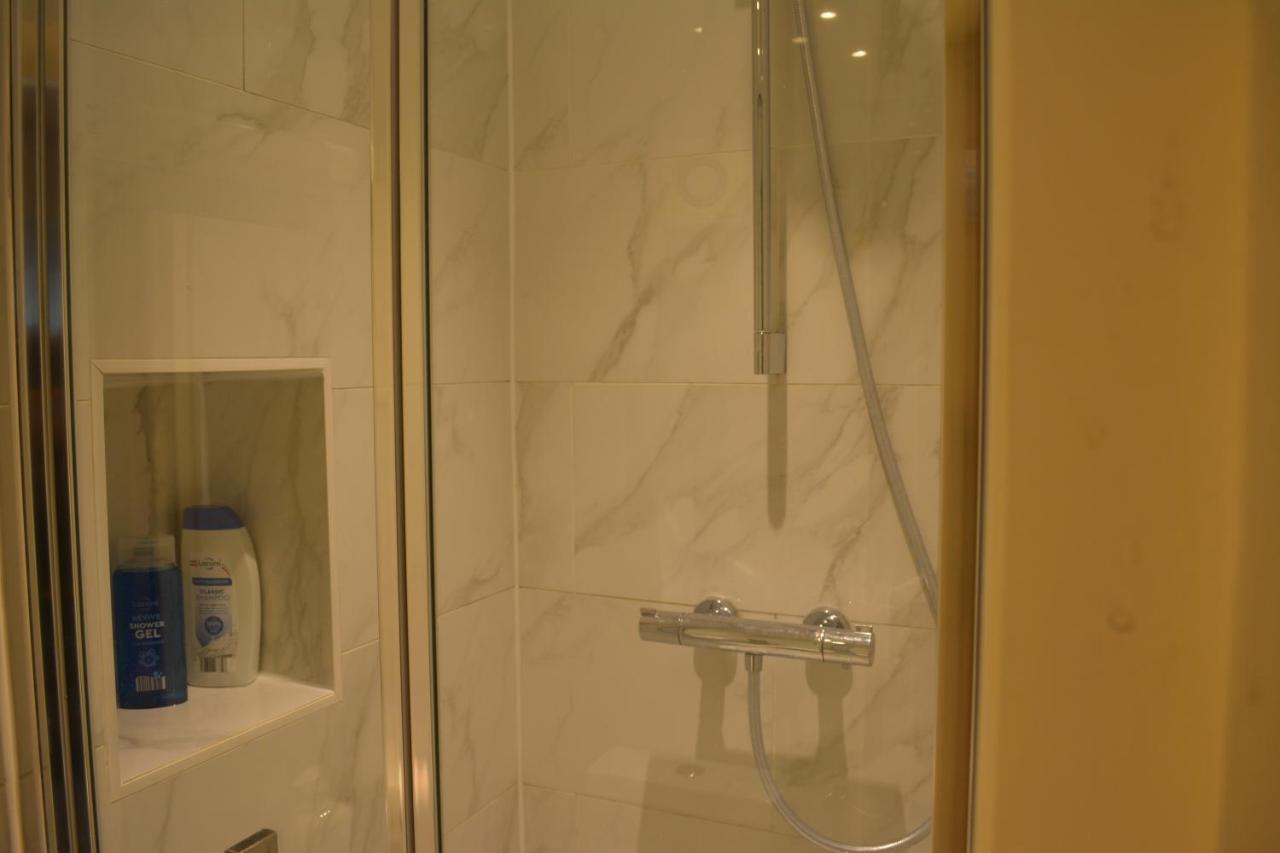 Large Ensuite Room Оксфорд Экстерьер фото